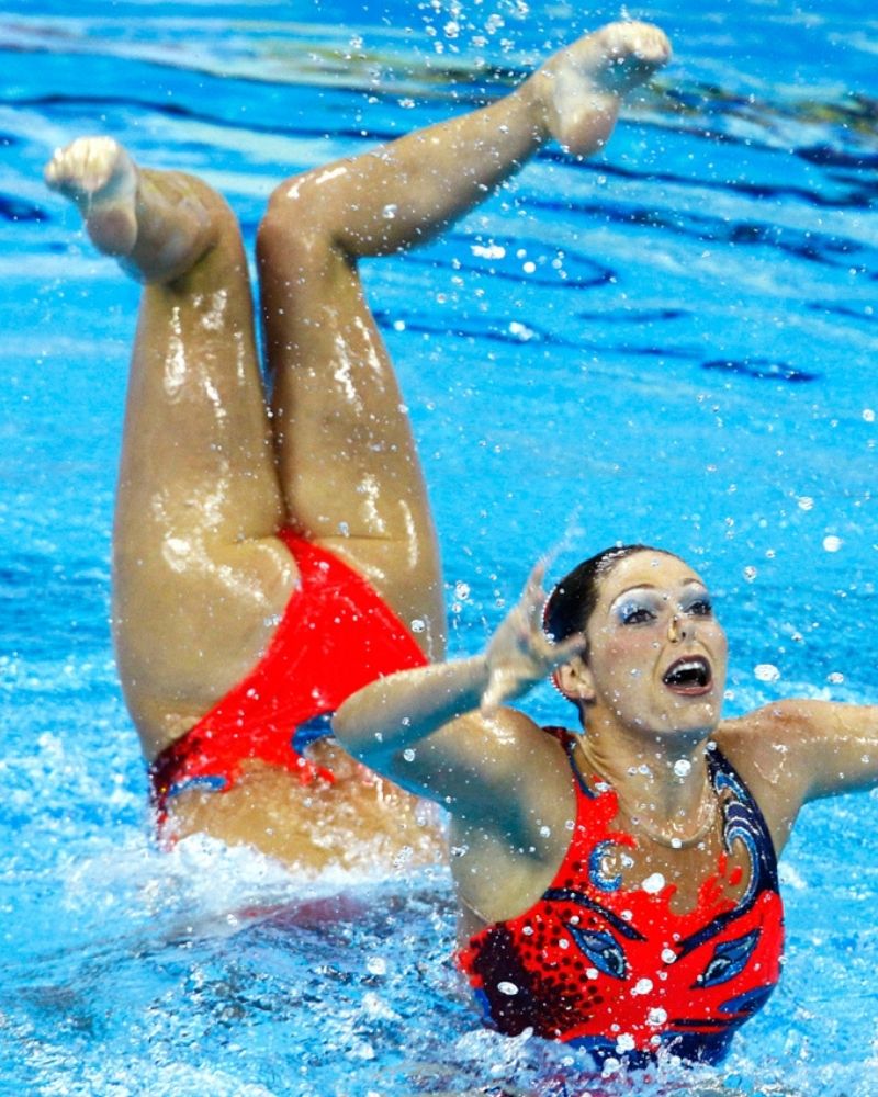 Synchronized swimming doesn&rsquo;t always lead to flattering photos